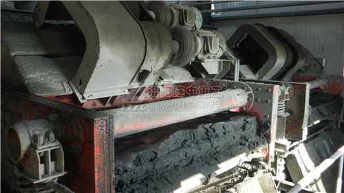 尾礦干排篩,脫水篩現場 尾礦干排篩,脫水篩現場.jpg